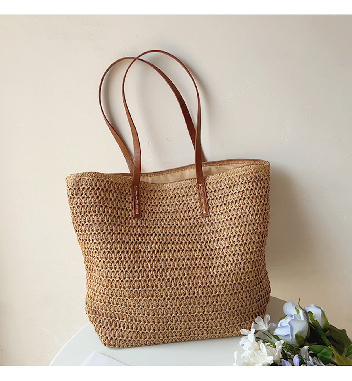 Panier tressé en osier avec anses cuir pour marché et ville style scandinave naturel beige intemporel | Koossa