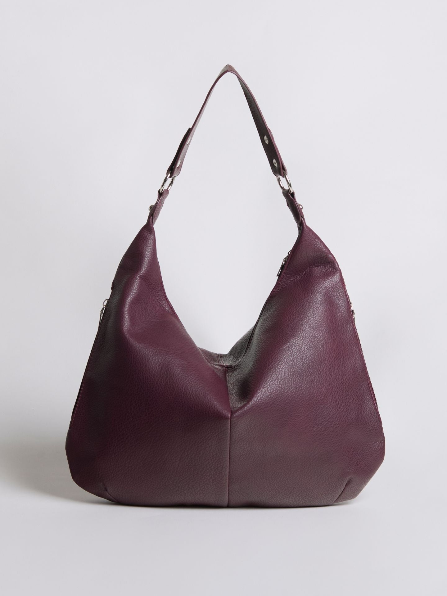 Slouchy Hobo Bag in Vegan Leather with Metal Ring Details – Spacious Everyday Shoulder Bag with Zip Compartments | Koossa