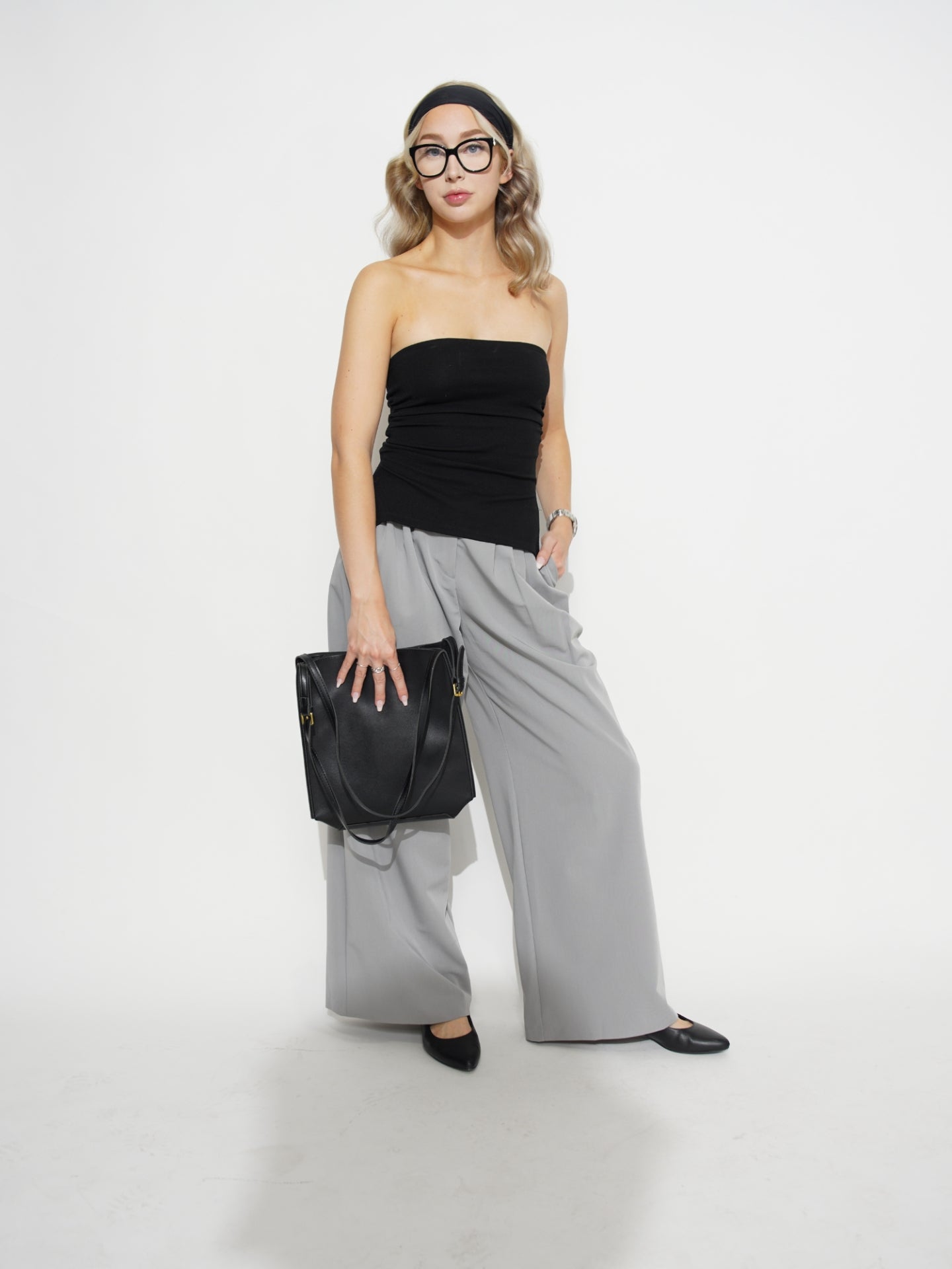 Structured Leather Shoulder Bag with Adjustable Strap and Secure Divider | Koossa