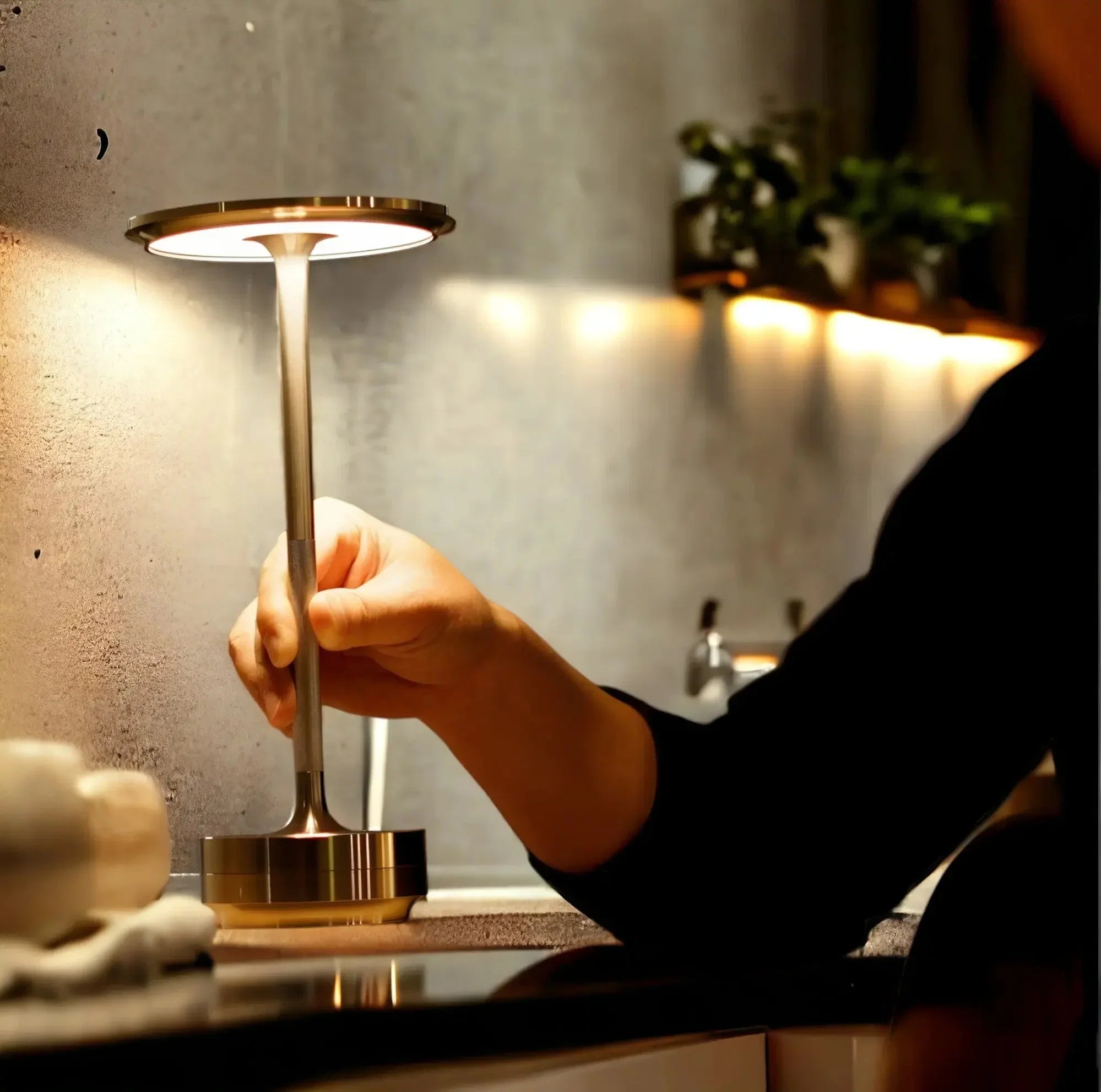 Lampe à poser sans fil LED tactile modulable trois températures de couleur ambiance intérieur extérieur | Koossa