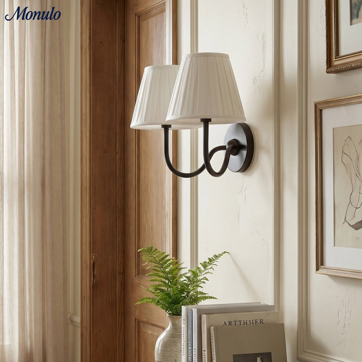 Applique murale élégante à abat-jour plissé en tissu – Éclairage classique et raffiné pour chambre et salon | Koossa