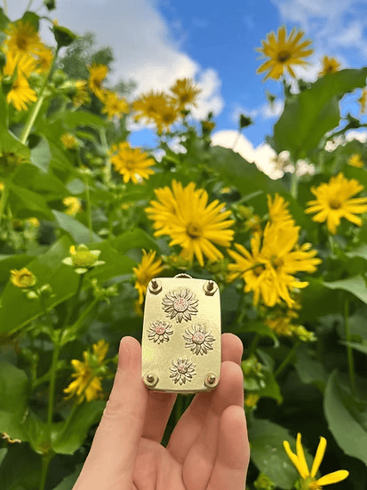 Compact Botanical Flower Press Kit for Crafts, Scrapbooking & Nature Lovers - Portable Metal Plant Presser with Blotting Papers | Lonoma