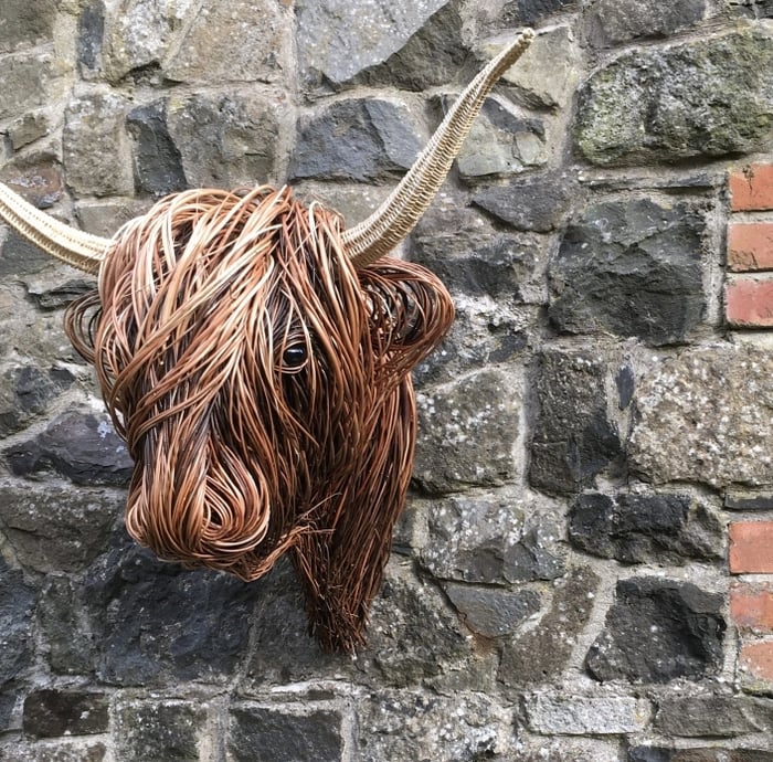 Trophée Mural Vache Highland Rotin Tressé Main Décor Rustique Bohème Naturel Artisanal Relief 63×53 cm | Koossa