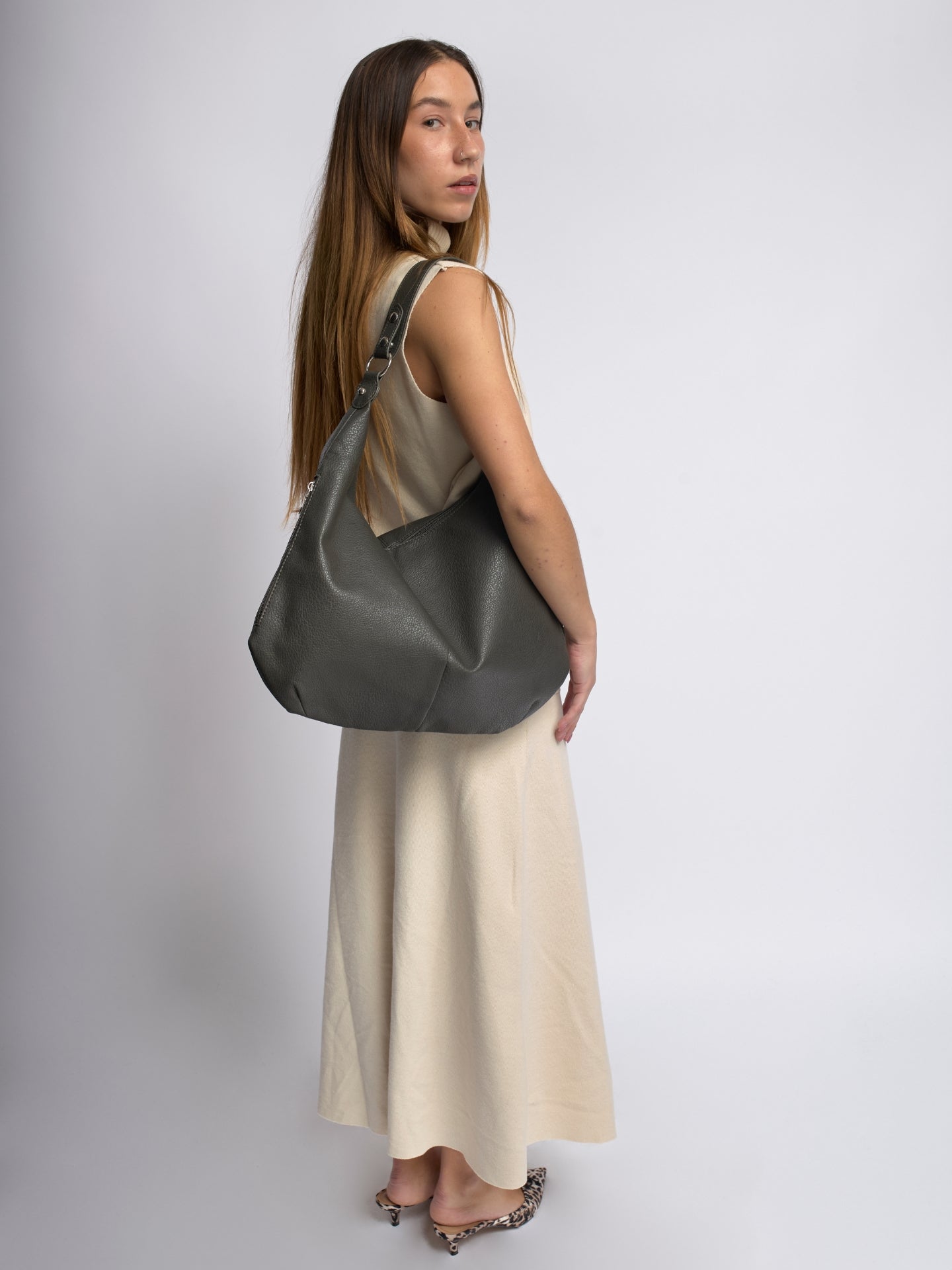 Slouchy Hobo Bag in Vegan Leather with Metal Ring Details – Spacious Everyday Shoulder Bag with Zip Compartments | Koossa