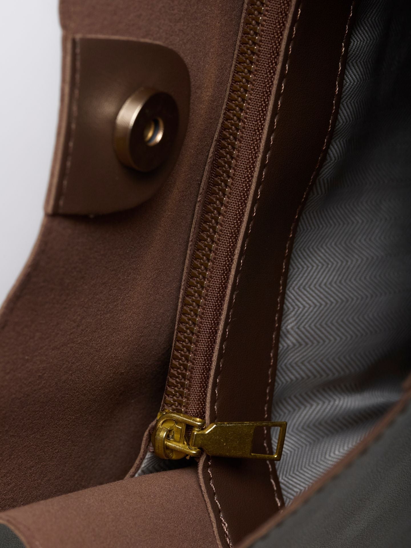 Structured Leather Shoulder Bag with Adjustable Strap and Secure Divider | Koossa