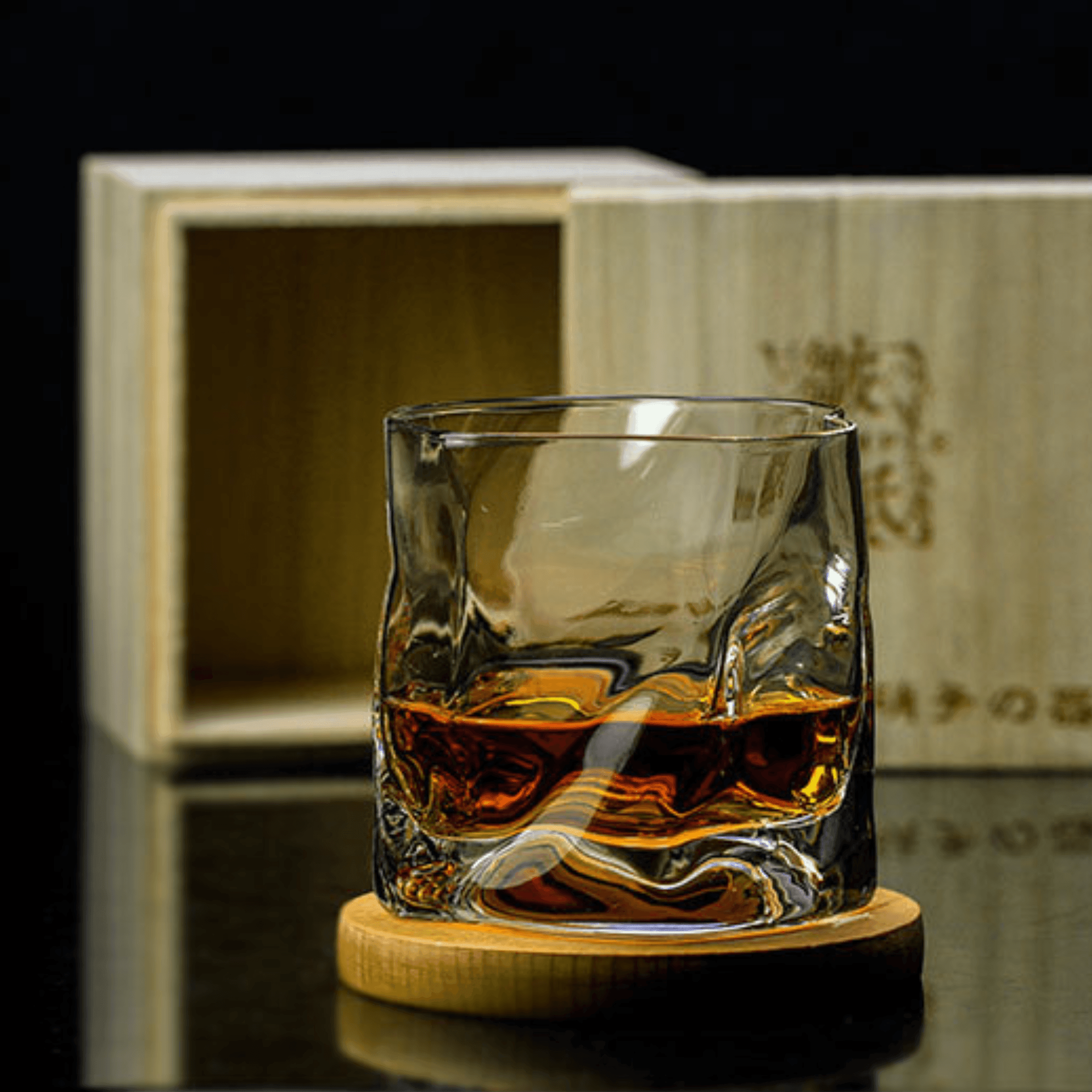 Verre à whisky en cristal taillé motif froissé japonais Edo Kiriko coffret bois noble raffinement dégustation | Koossa