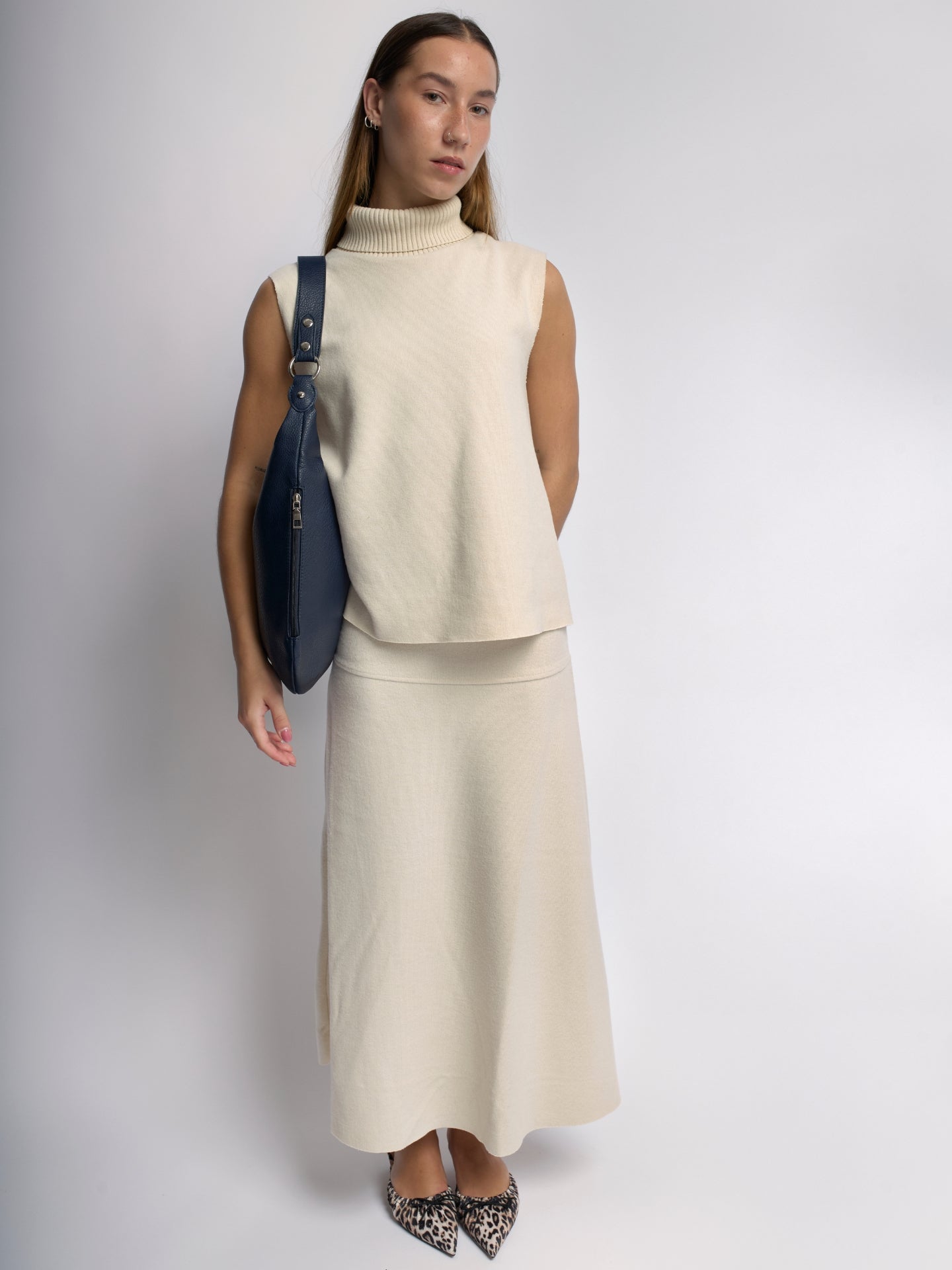 Slouchy Hobo Bag in Vegan Leather with Metal Ring Details – Spacious Everyday Shoulder Bag with Zip Compartments | Koossa