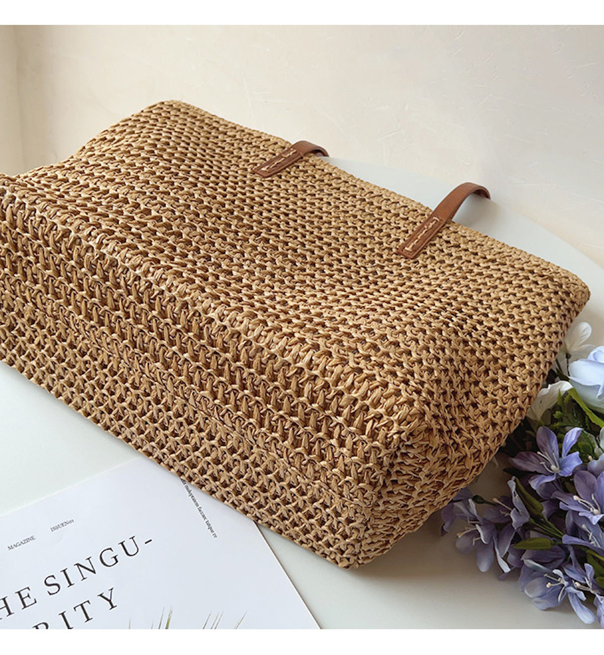 Panier tressé en osier avec anses cuir pour marché et ville style scandinave naturel beige intemporel | Koossa