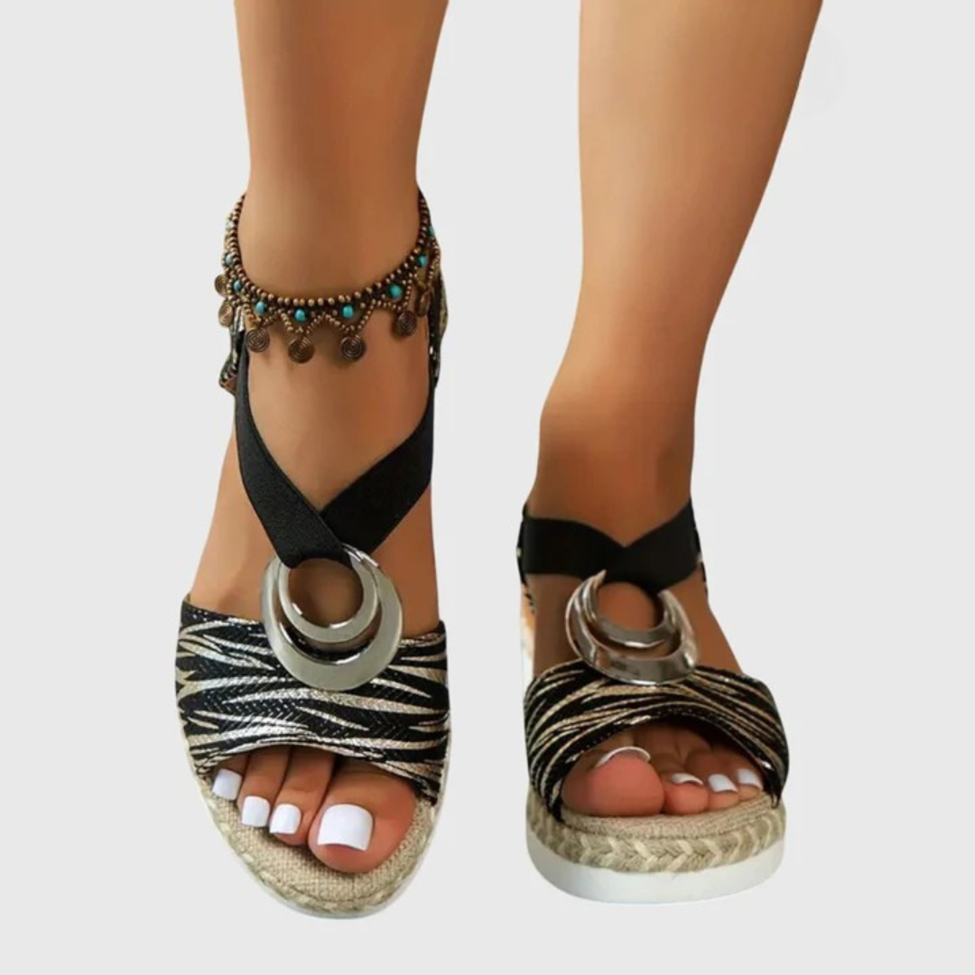 Women's Cushioned Buckle Strap Sandals in Textured Layered Design for Everyday Summer Comfort and Relaxed Warm-Weather Styling | Koossa