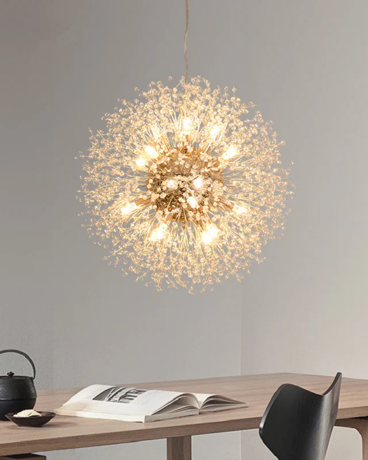 Lustre étoilé en métal doré ou argenté pour salon et salle à manger contemporains luminaire suspendu design | Koossa