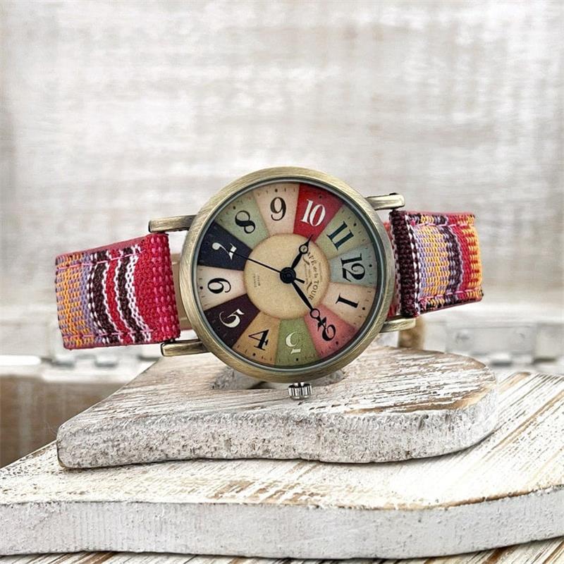 Montre Féminine à Bracelet Tressé et Cadran Bronze Vintage — Accessoire Rétro Élégant pour Poignet Délicat | Koossa