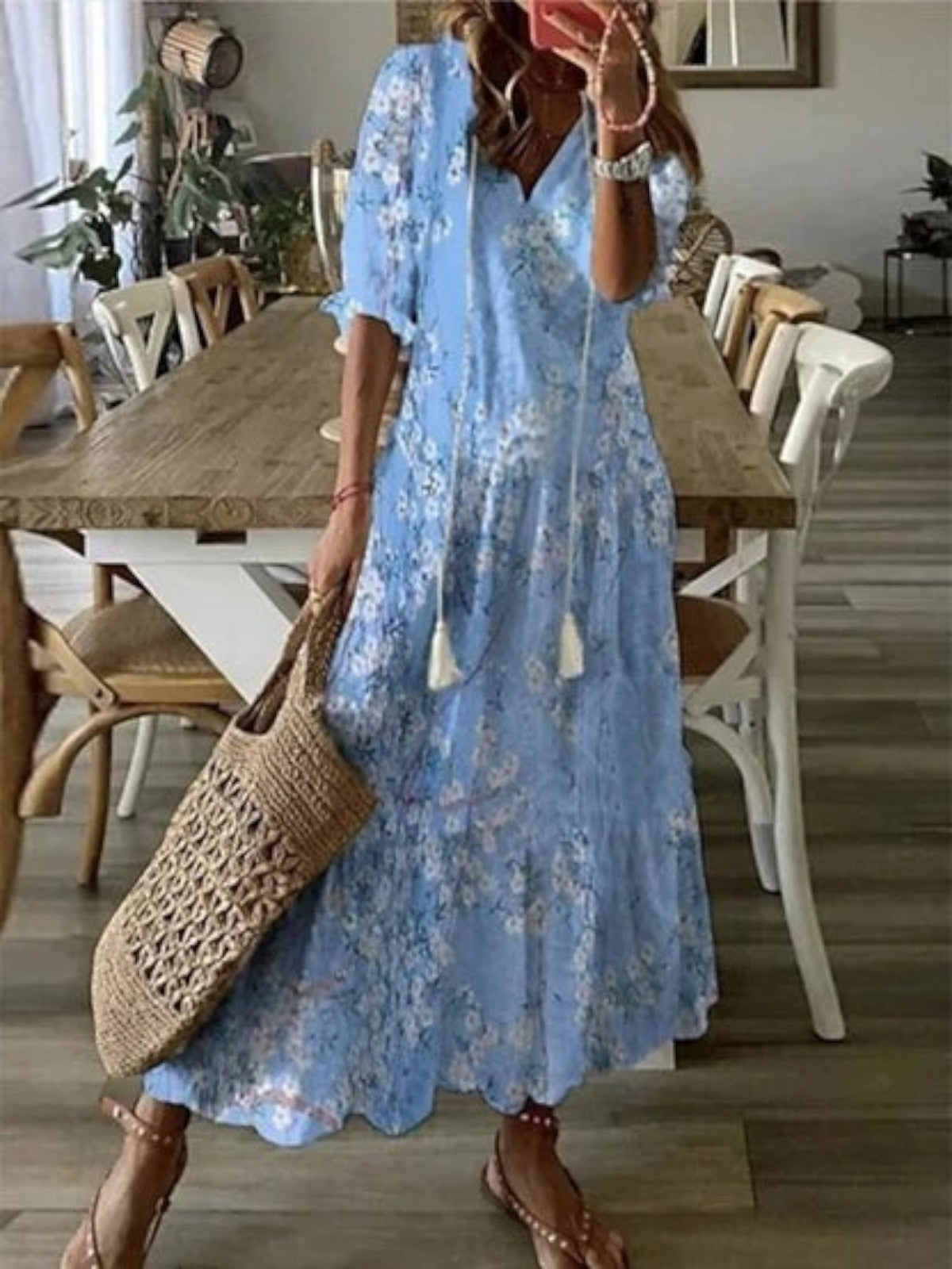 Women's V-Neck Maxi Dress in Vintage-Inspired Print – Flowing Bohemian Summer Dress with Romantic Pattern Detail | Koossa