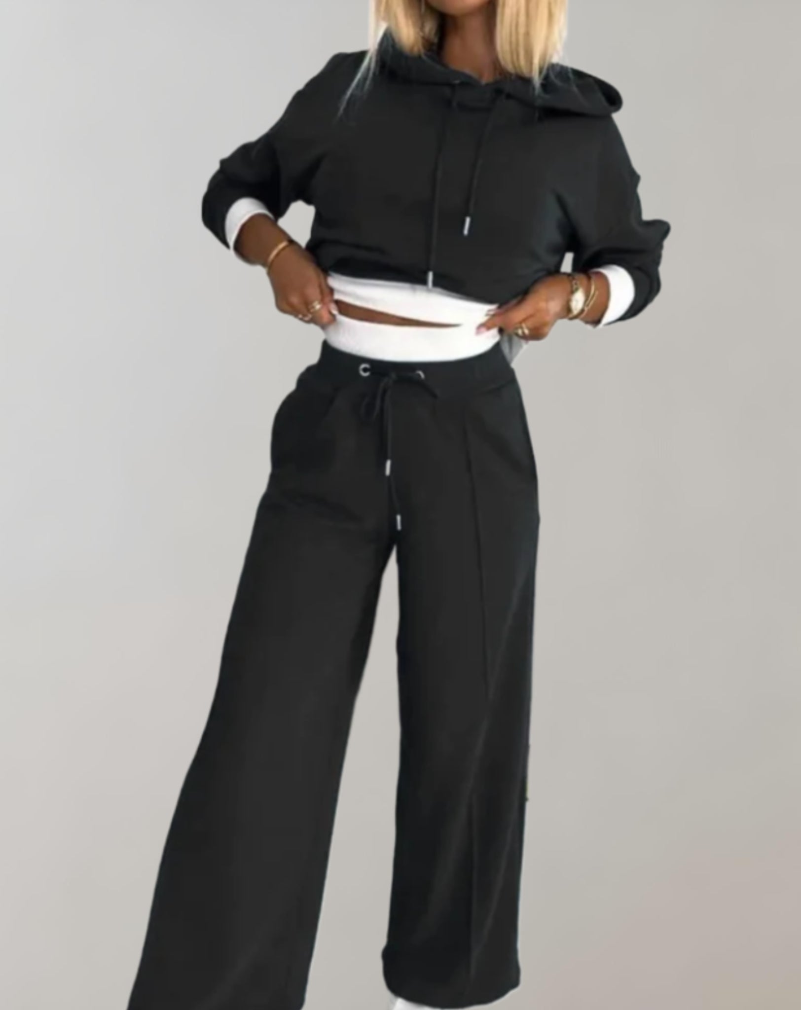 Women's Relaxed Lounge Set in Wide-Leg Trousers and Cropped Hoodie | Koossa