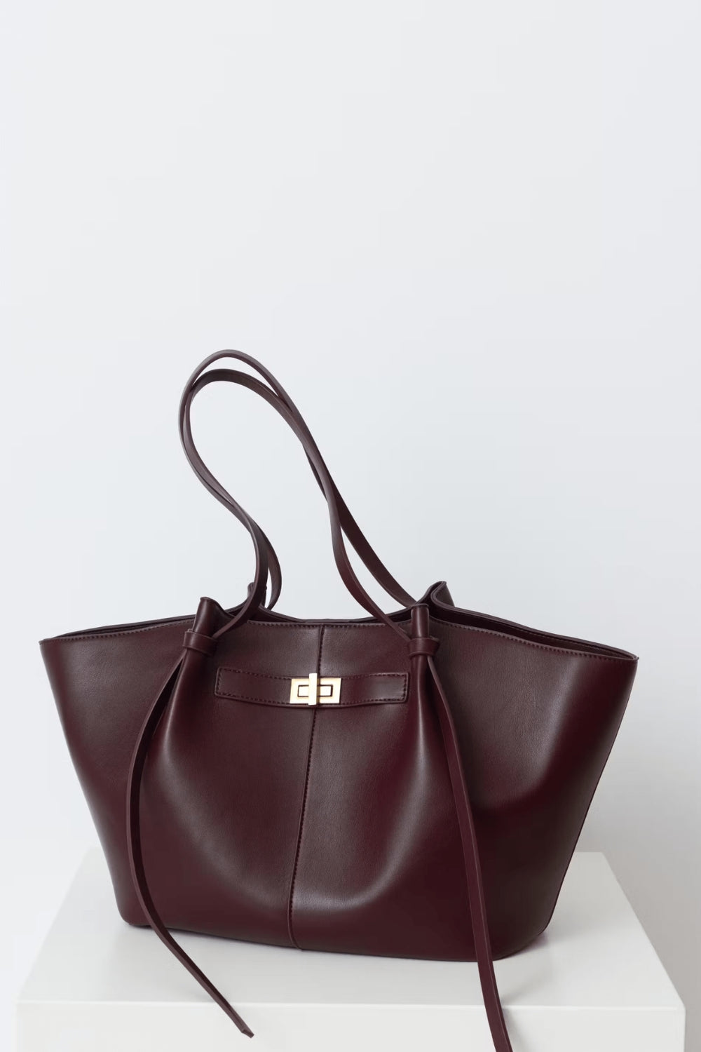 Structured Leather Shoulder Tote with Hardware Accent – Large Carryall for Work, Travel & Everyday | Lonoma