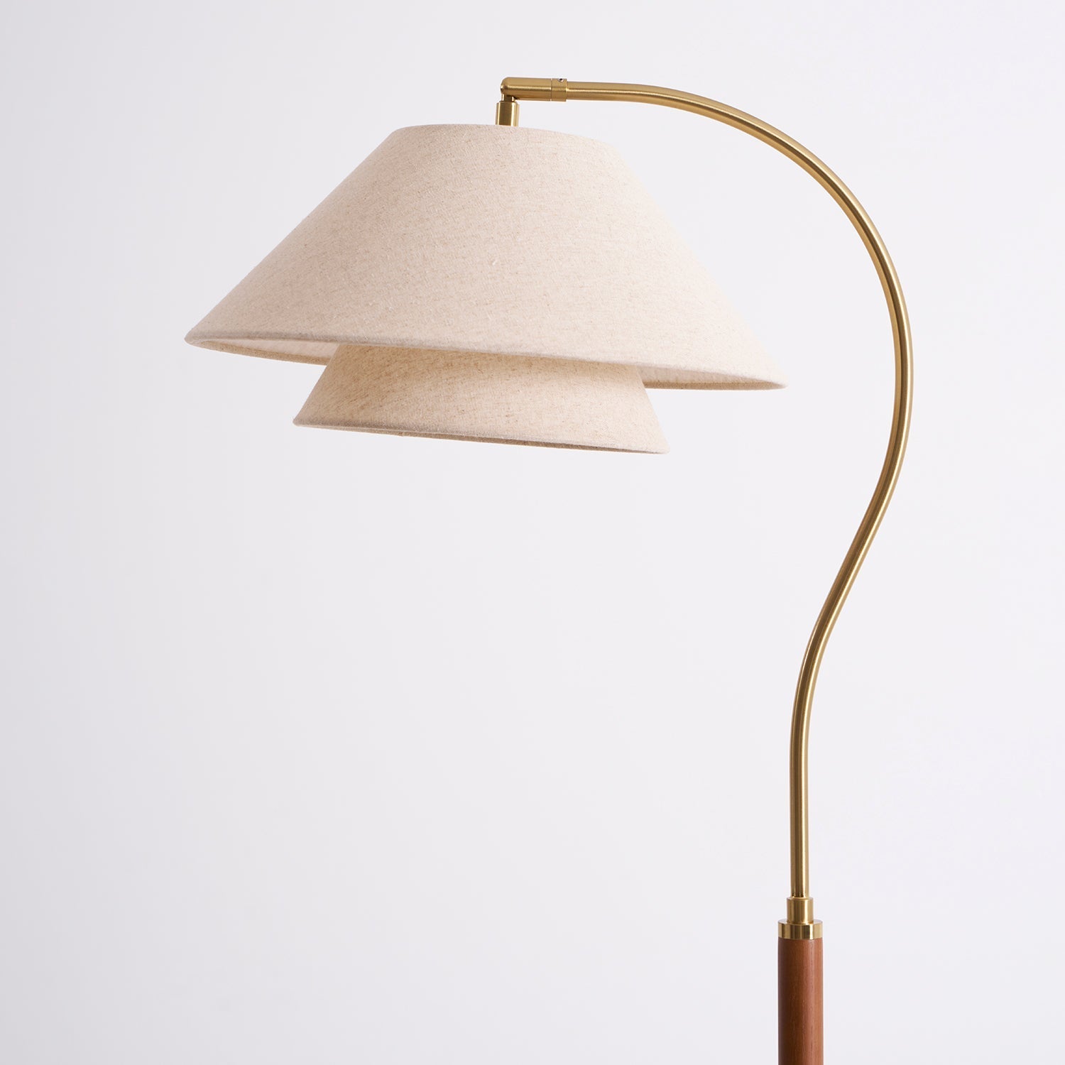 Lampadaire double abat-jour tissu lin et bois 155 cm design élégant salon chambre lumière douce ambiance | Koossa