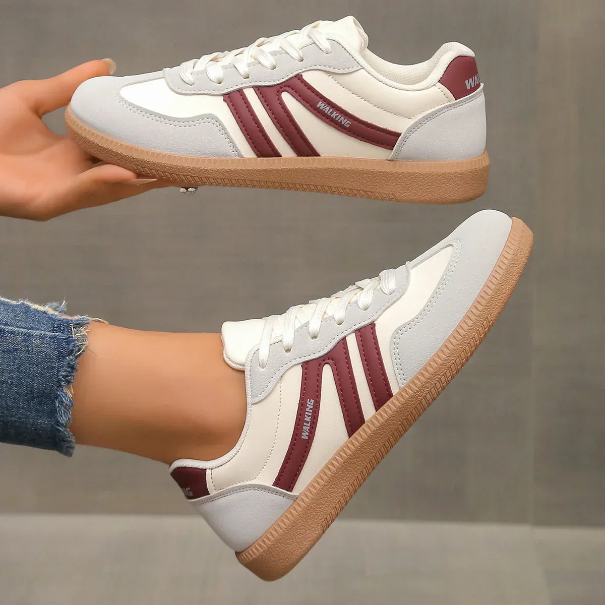 Women's Lace-Up Low-Top Trainers in Leather — Everyday Comfort and Timeless Design for Smart-Casual Wardrobes, Weekend Errands, and Coffee Dates | Koossa