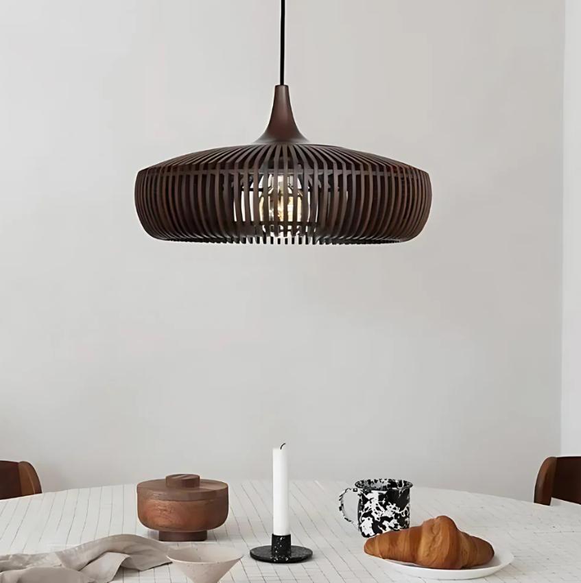Suspension en bois massif style Japandi 43 cm luminaire naturel ambiance chaleureuse salon salle à manger chambre zen | Koossa