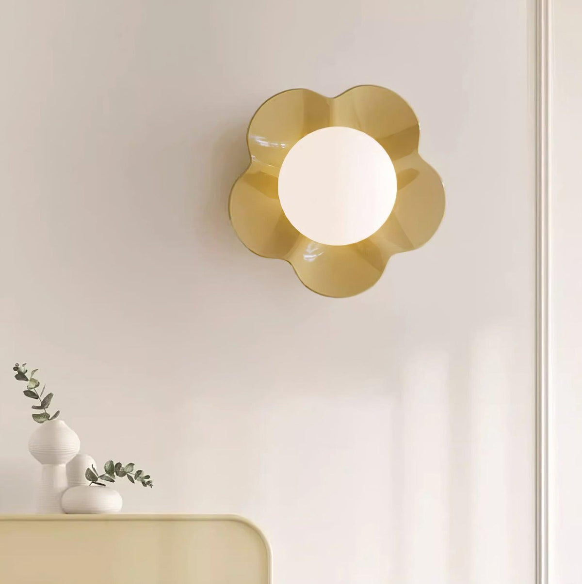 Floral Glass Wall Sconce with Resin Base - Dimmable G9 Single-Bulb Fixture for Bedroom, Living Room, Hallway - Modern Flower-Shaped Accent | Lonoma