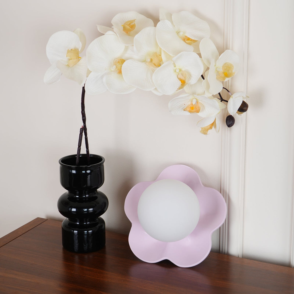 Floral Glass Wall Sconce with Resin Base - Dimmable G9 Single-Bulb Fixture for Bedroom, Living Room, Hallway - Modern Flower-Shaped Accent | Lonoma