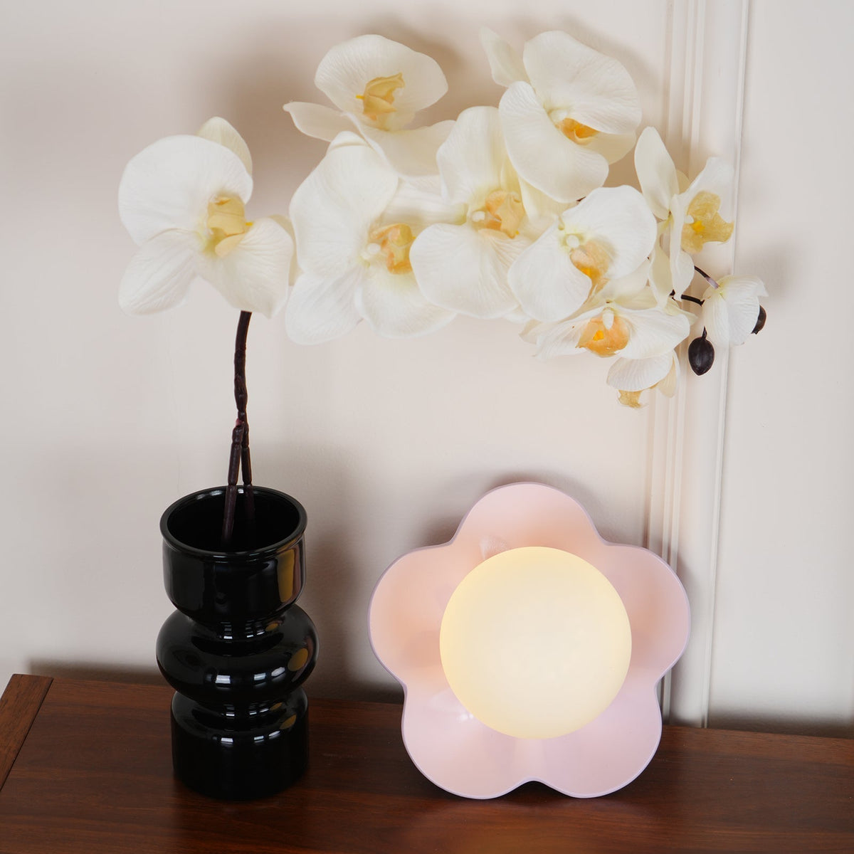Floral Glass Wall Sconce with Resin Base - Dimmable G9 Single-Bulb Fixture for Bedroom, Living Room, Hallway - Modern Flower-Shaped Accent | Lonoma