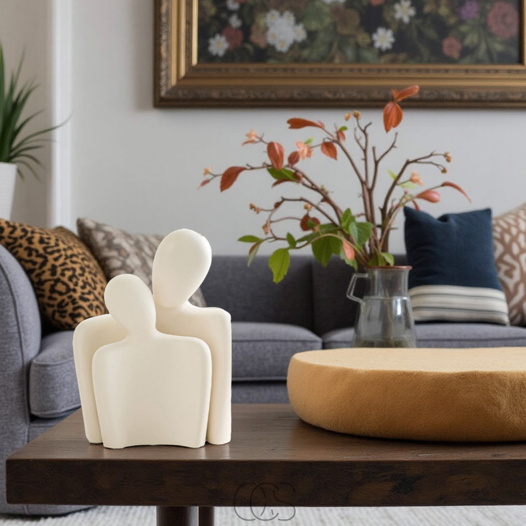 Statuette Couple Enlacé en Céramique Mate – Symbole d'Amour et de Tendresse pour Décoration Intérieure | Koossa