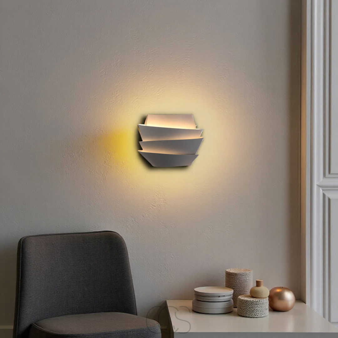 Applique murale double faisceau en fer mat blanc – Éclairage ambiant élégant pour salon chambre couloir | Koossa