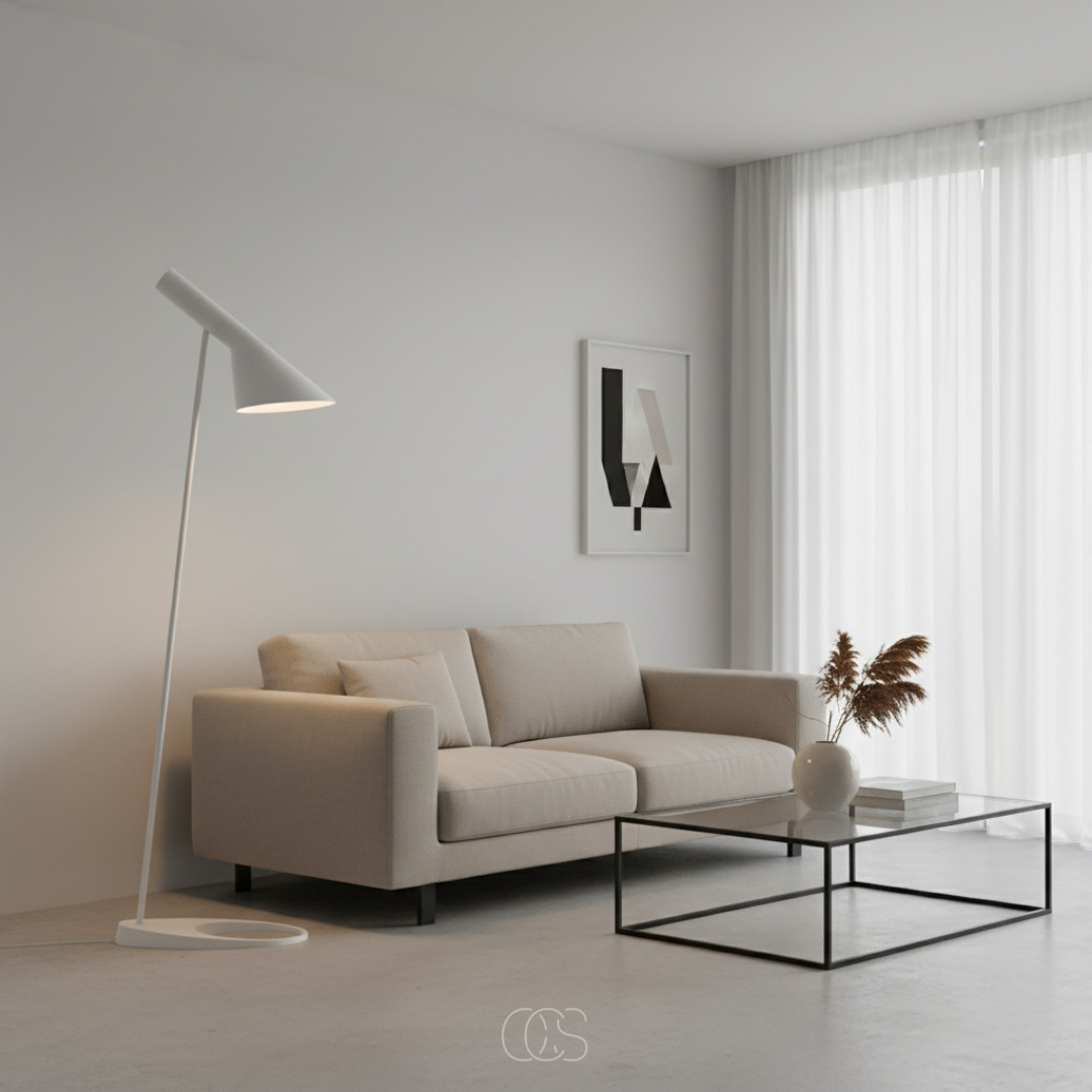 Lampadaire inclinable scandinave en métal avec abat-jour orientable idéal pour lecture salon et ambiance cosy | Koossa