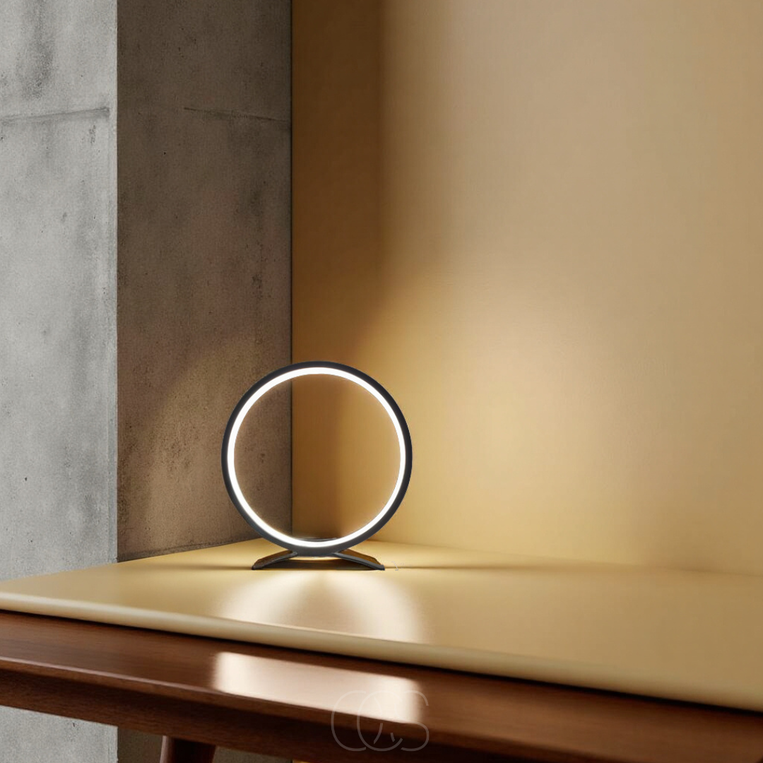 Lampe à poser LED anneau suspendu minimaliste noir mat aluminium silicone 29 cm lumière douce design épuré | Koossa