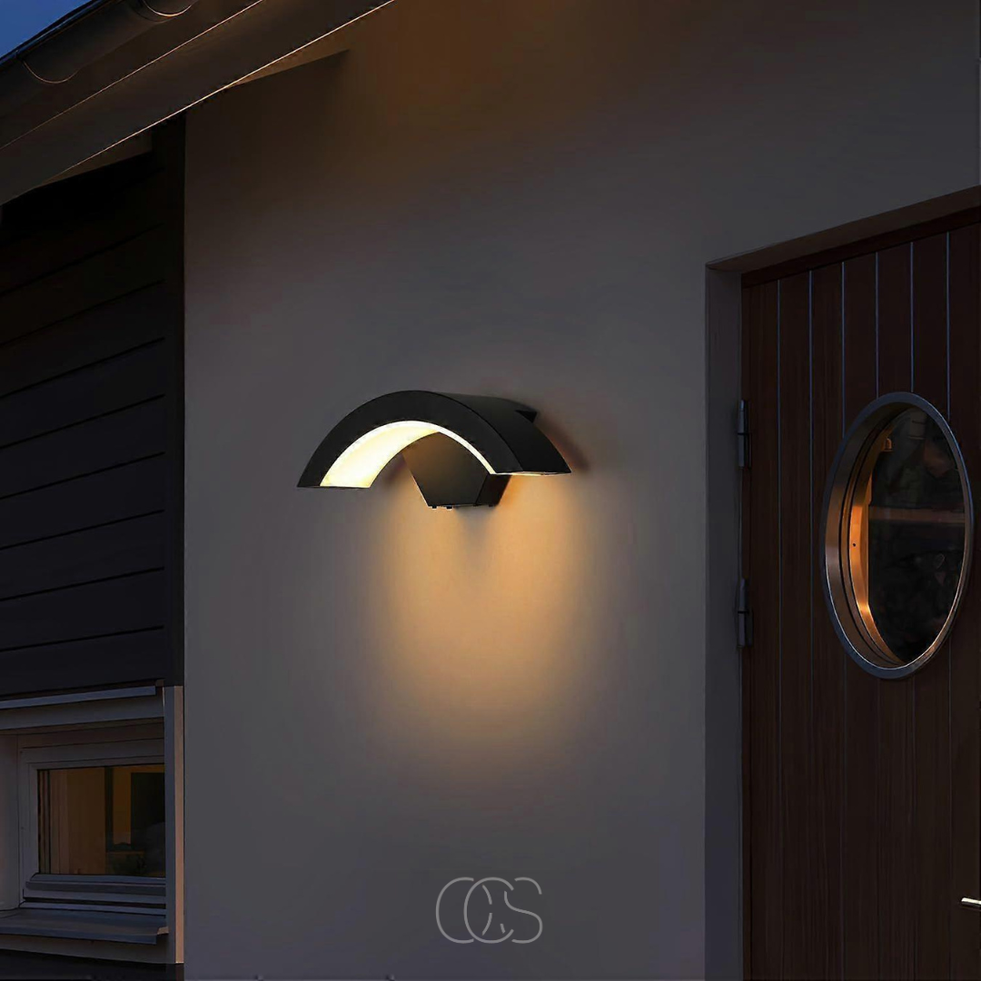 Applique murale extérieure demi-arche avec détecteur de mouvement LED 800 lumens IP65 en aluminium noir jardin | Koossa
