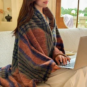 Plush Throw Blanket Plaid Wearable with Pockets Soft Fleece for Couch Bed Travel Fall Winter Home Decor | Lonoma