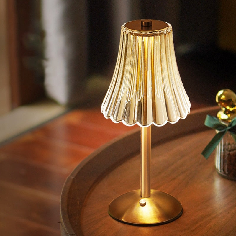 Lampe à poser tactile LED à variateur doré et cristal acrylique pour chambre et salon ambiance chaleureuse | Koossa
