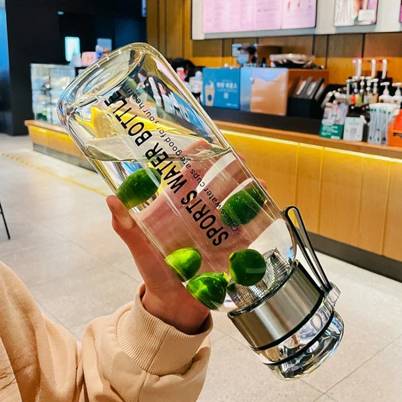 Carafe transparente 2 litres pour eau jus et lait – Contenant polyvalent avec couvercle étanche cuisine | Koossa