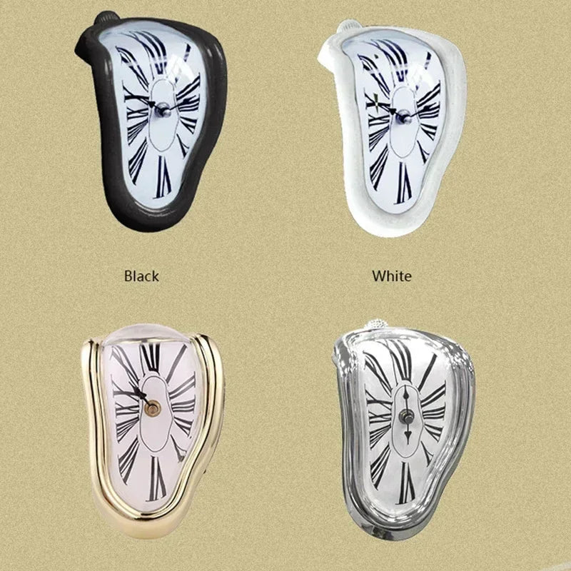Horloge décorative à poser effet fondu chiffres romains 18×12×15 cm aluminium plastique argenté doré noir blanc | Koossa