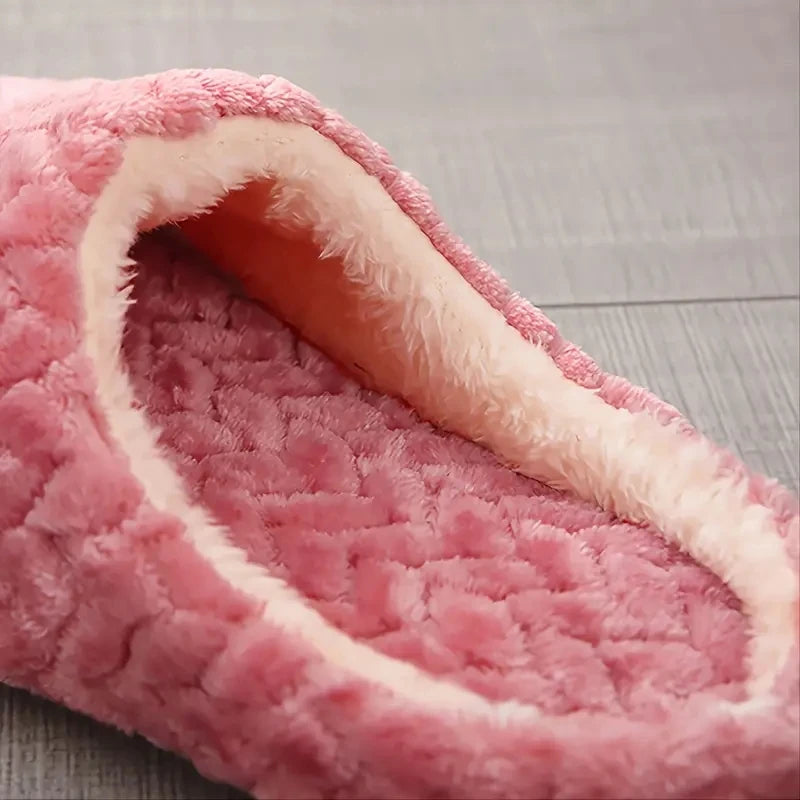 Plush Indoor Slippers for Women & Men – Fleece-Lined Lightweight House Shoes with Anti-Slip Sole for Fall Winter | Lonoma