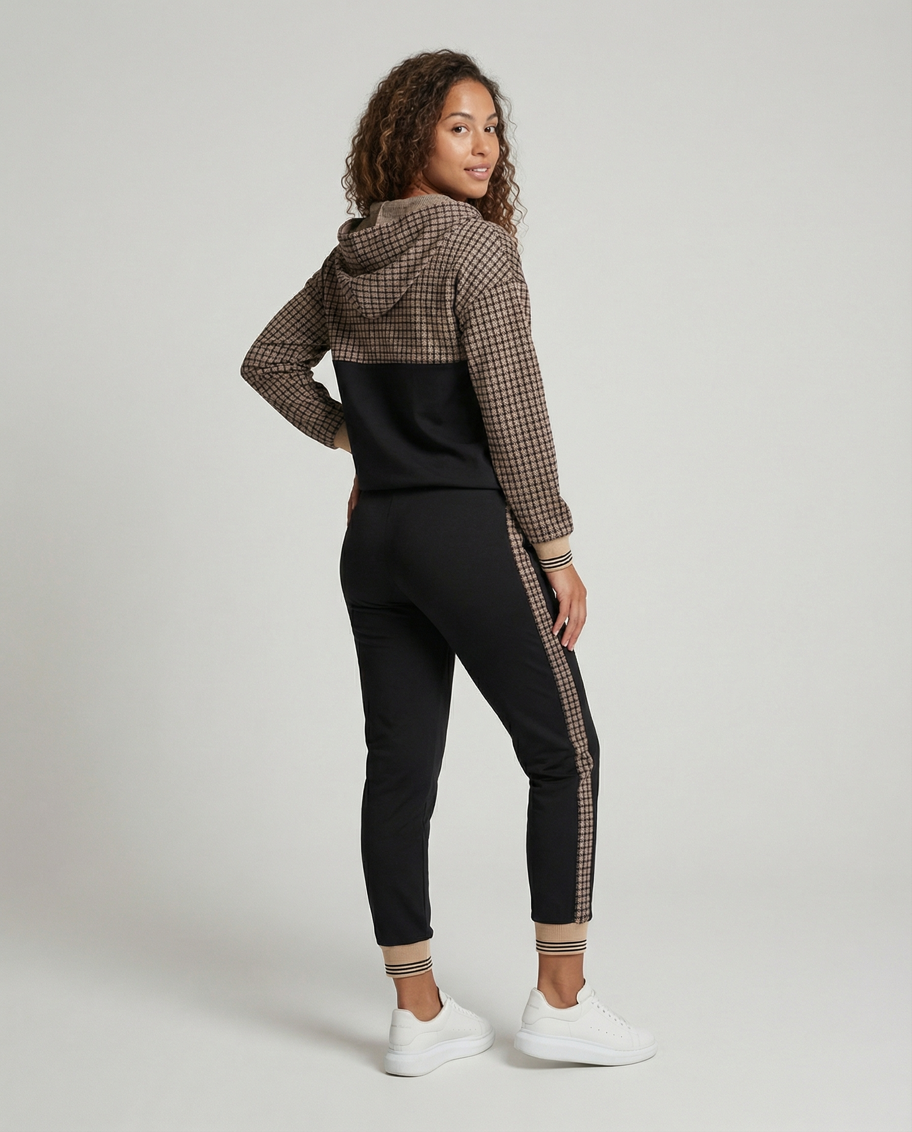 Women's Relaxed Fit Co-ord Lounge Set — Elegant Two-Piece Activewear for Comfortable Home & Leisure Wear | Koossa