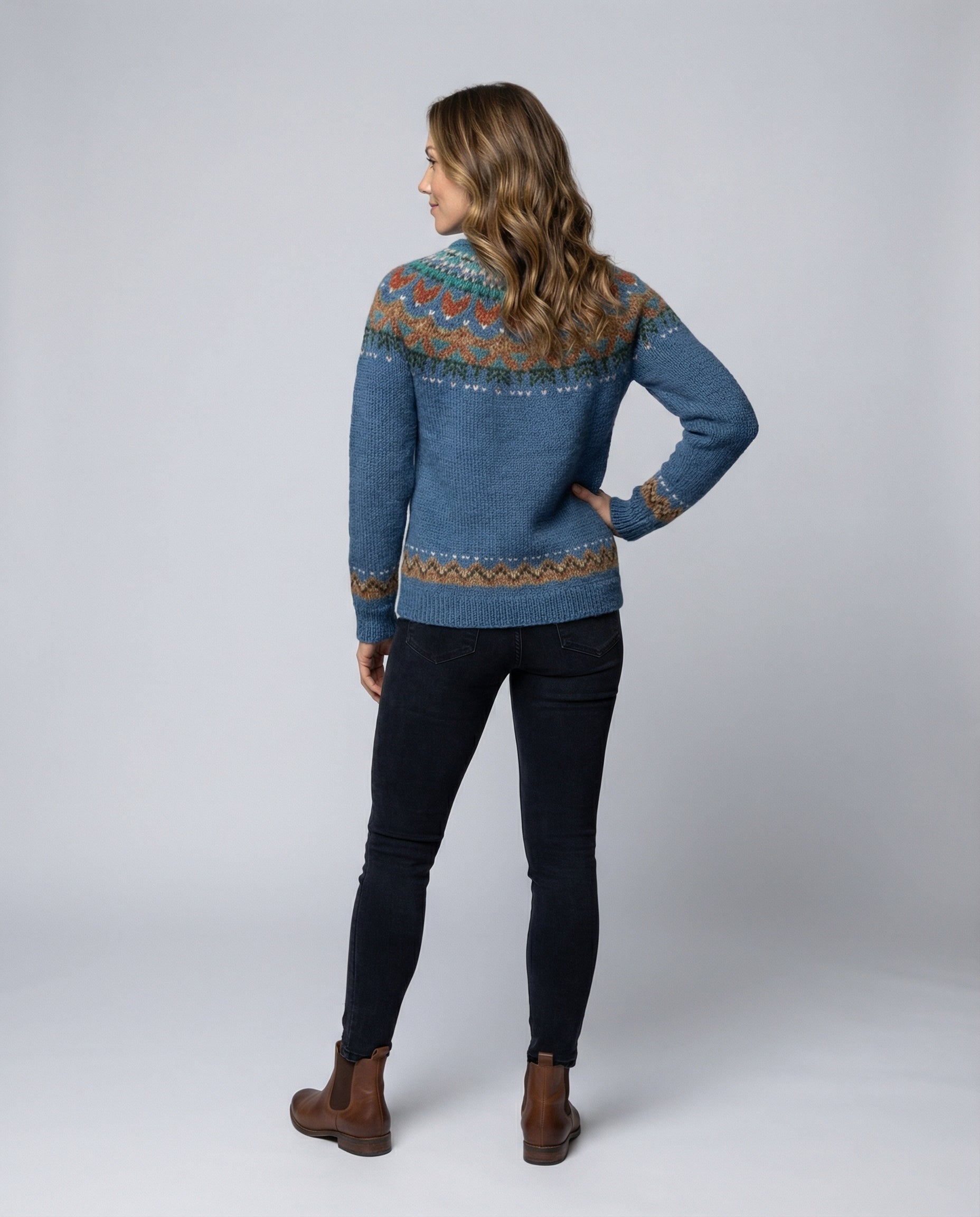 Women's Vintage Icelandic Knit Jumper in Blue and Green — Classic Nordic Pattern Knitwear for Autumn and Winter | Koossa