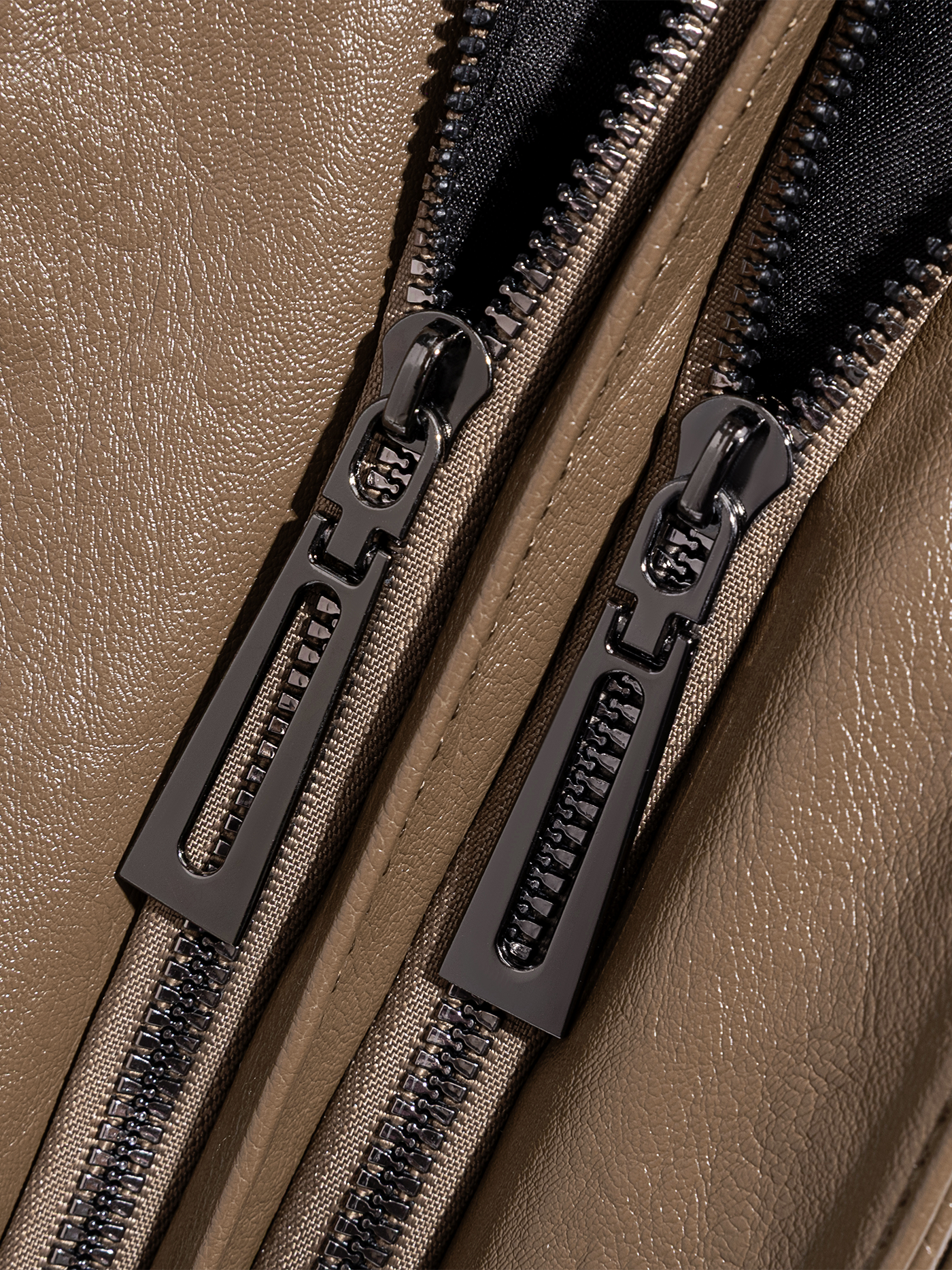Structured Leather-Look Tote with Detachable Crossbody Strap in Black for Work and Weekend | Koossa