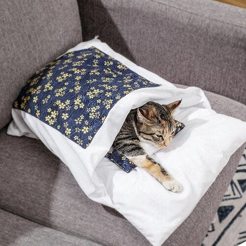 Cat Cave Bed Self-Warming Cotton Hooded Calming Cat Sleeping Bag Anti-Anxiety Nest Indoor Cosy Enclosed Cat Hideaway | Koossa