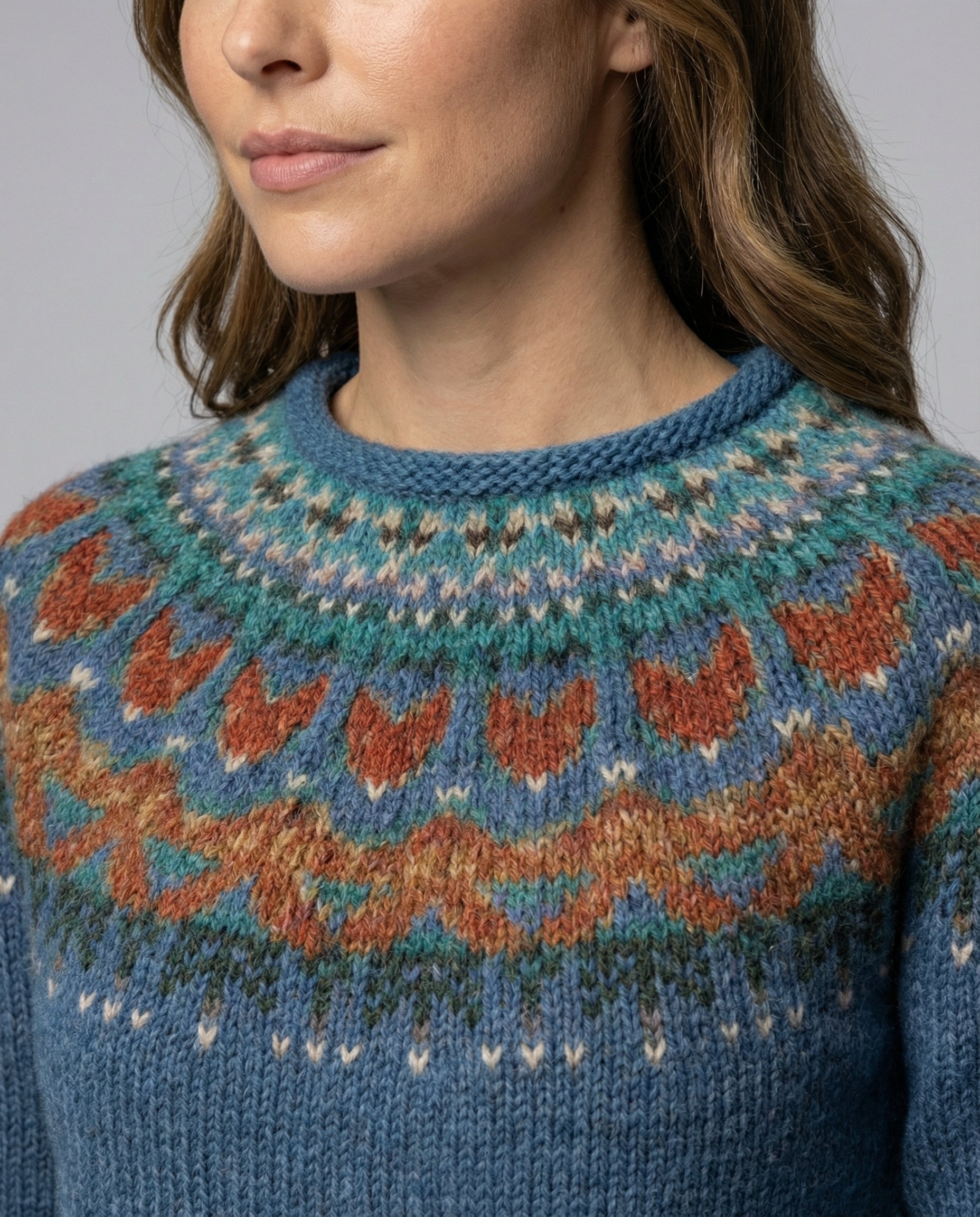 Women's Vintage Icelandic Knit Jumper in Blue and Green — Classic Nordic Pattern Knitwear for Autumn and Winter | Koossa