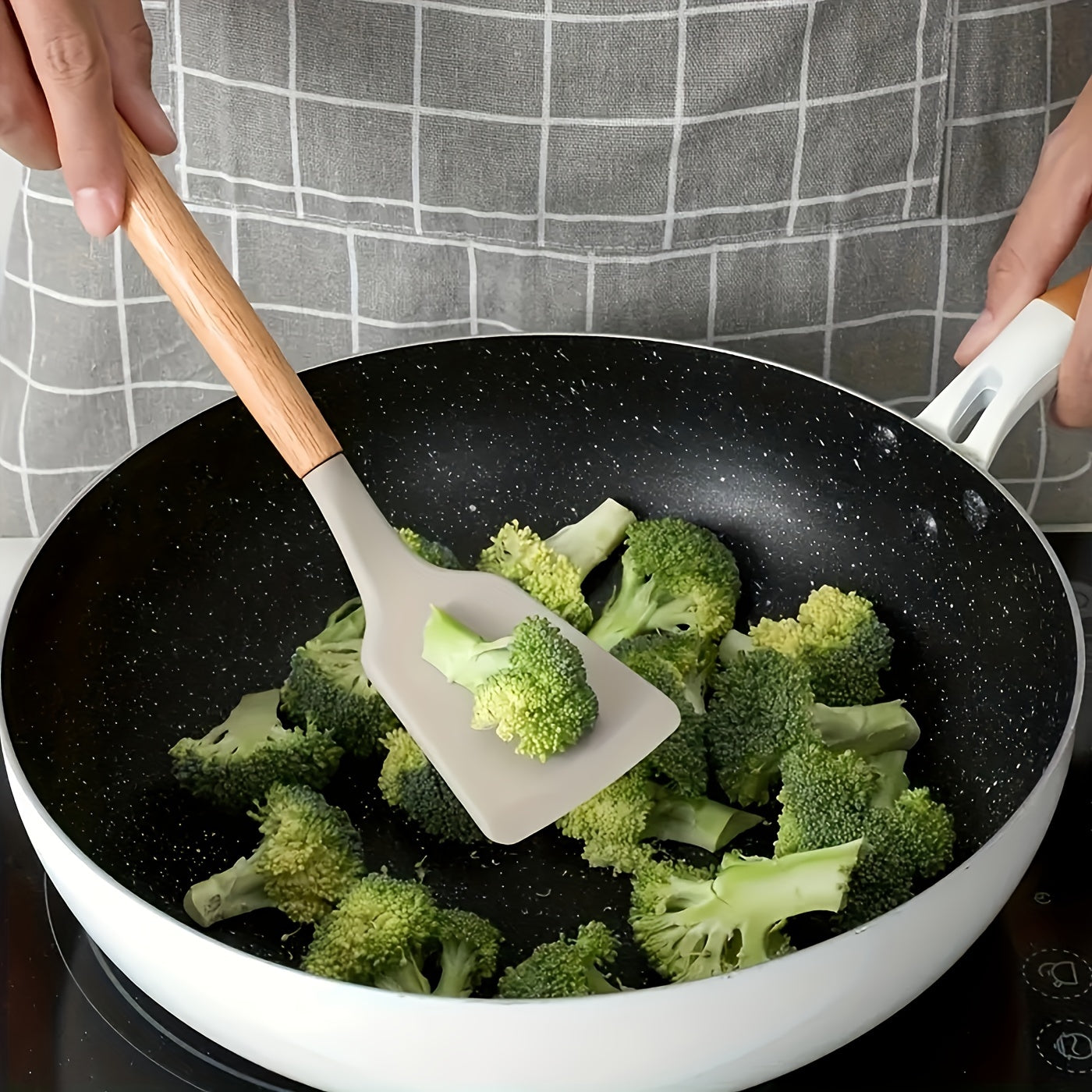 Set de 12 Ustensiles de Cuisine en Silicone avec Manches en Bois Naturel pour Cuisson Douce et Soignée | Koossa