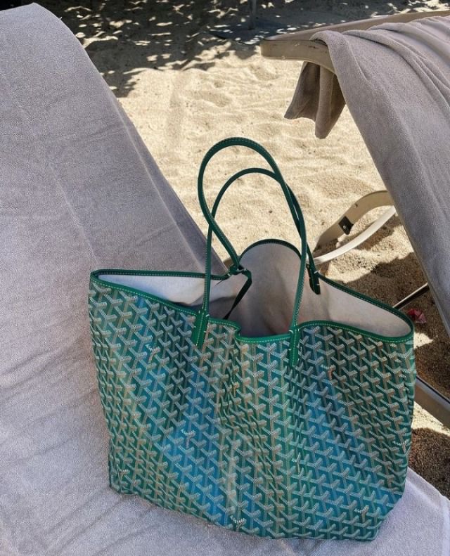 Women's Spacious Tote Bag with Interior Compartment — Classic Everyday Handbag for Work & Weekend | Koossa