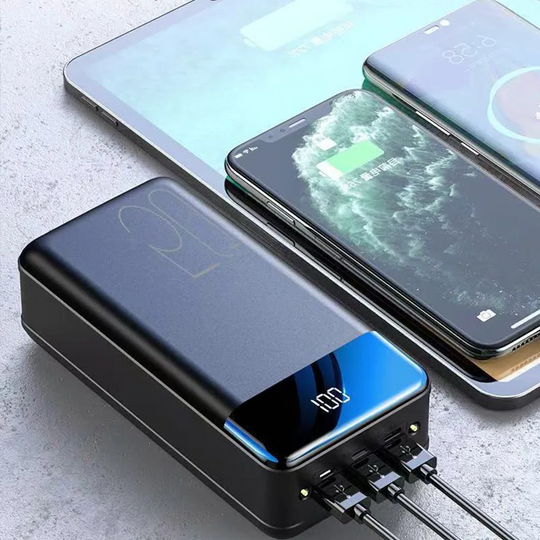 Batterie externe haute capacité 50 000 mAh avec charge rapide USB-C et lampe LED intégrée pour voyages et urgences | Koossa