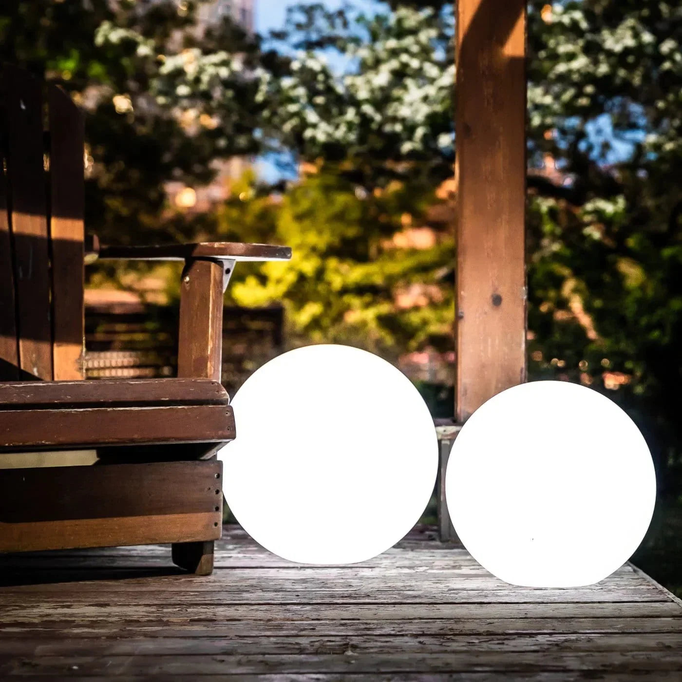 Sphère lumineuse LED rechargeable étanche multicolore ambiance pour jardin terrasse et intérieur moderne | Koossa
