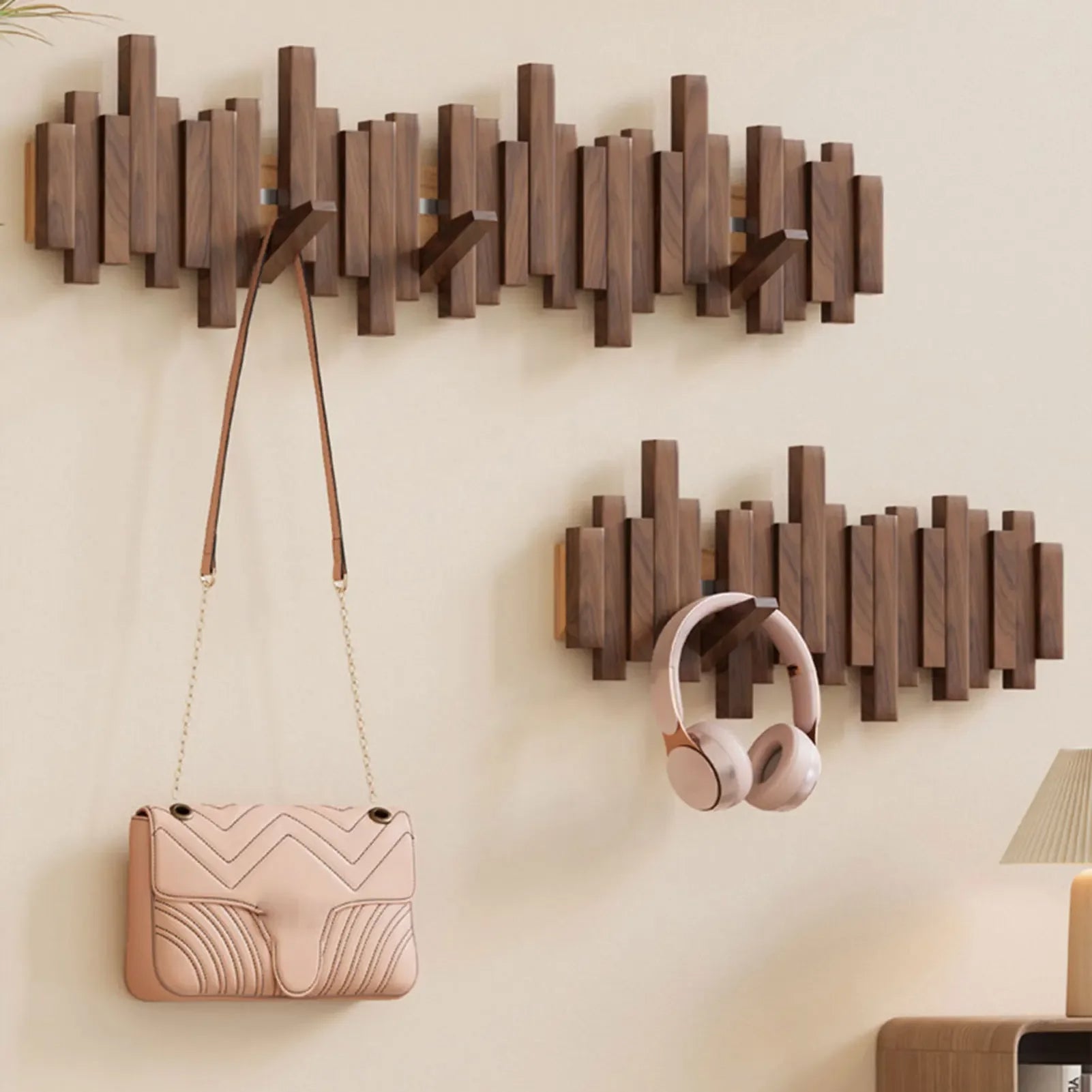 Patère murale pliante à crochets magnétiques en bois naturel pour entrée organisée pratique et gain de place | Koossa