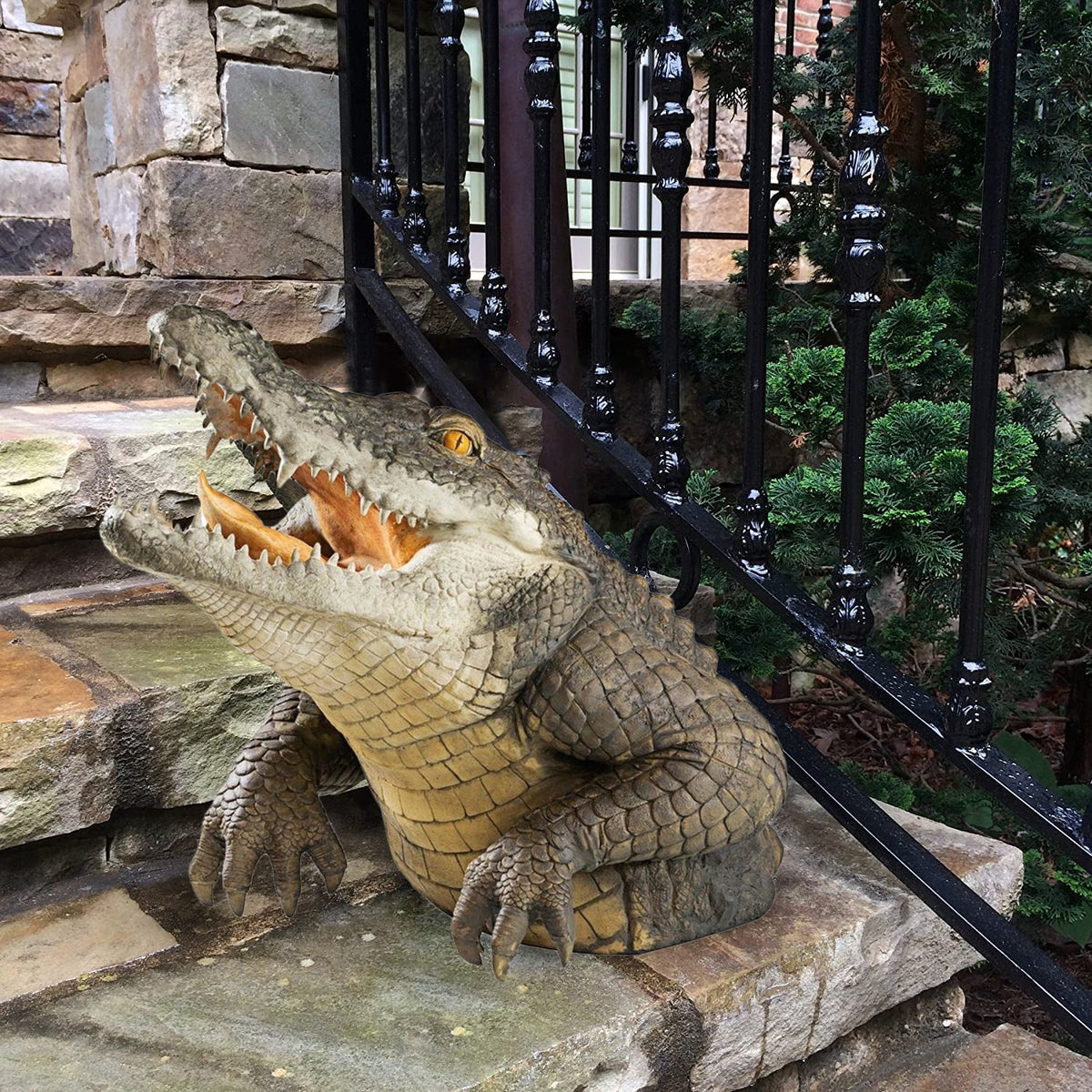 Resin Alligator Sculpture for Outdoor Garden and Poolside Decor – Weatherproof Wildlife Figurine – Reptile Lawn Ornament | Lonoma