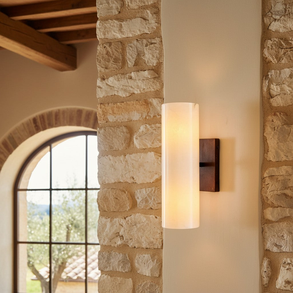 Applique murale cylindrique en albâtre naturel ou verre cannelé finition bronze nickel laiton design intemporel | Koossa