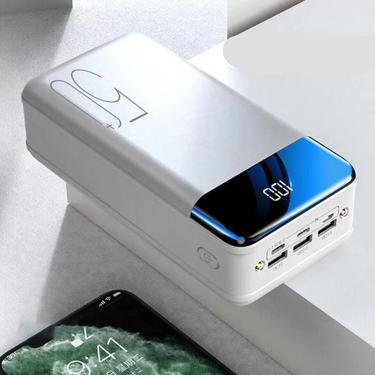 Batterie externe 100 000 mAh charge rapide USB-A USB-C voyage camping randonnée urgence noir compacte portable | Koossa