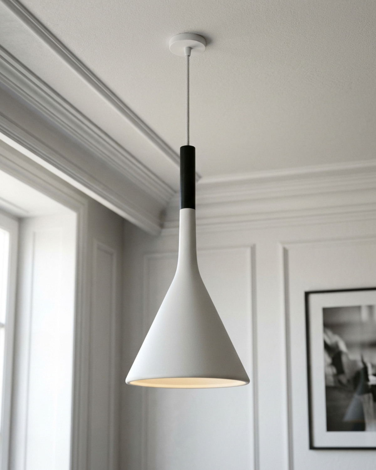Lampe Suspendue Conique Métal Orientable Éclairage Ciblé Salle à Manger Bureau Ambiance Minimaliste Intérieur | Koossa