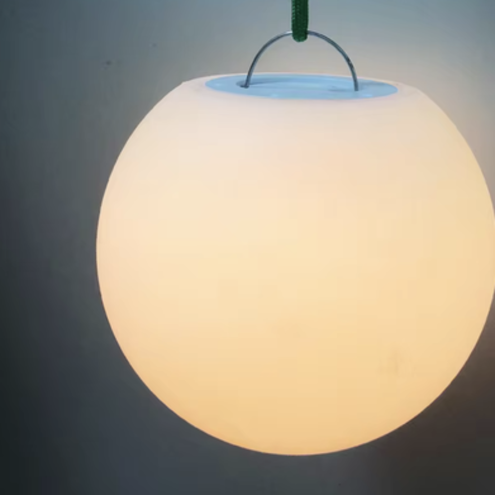 Sphère lumineuse LED rechargeable étanche multicolore ambiance pour jardin terrasse et intérieur moderne | Koossa