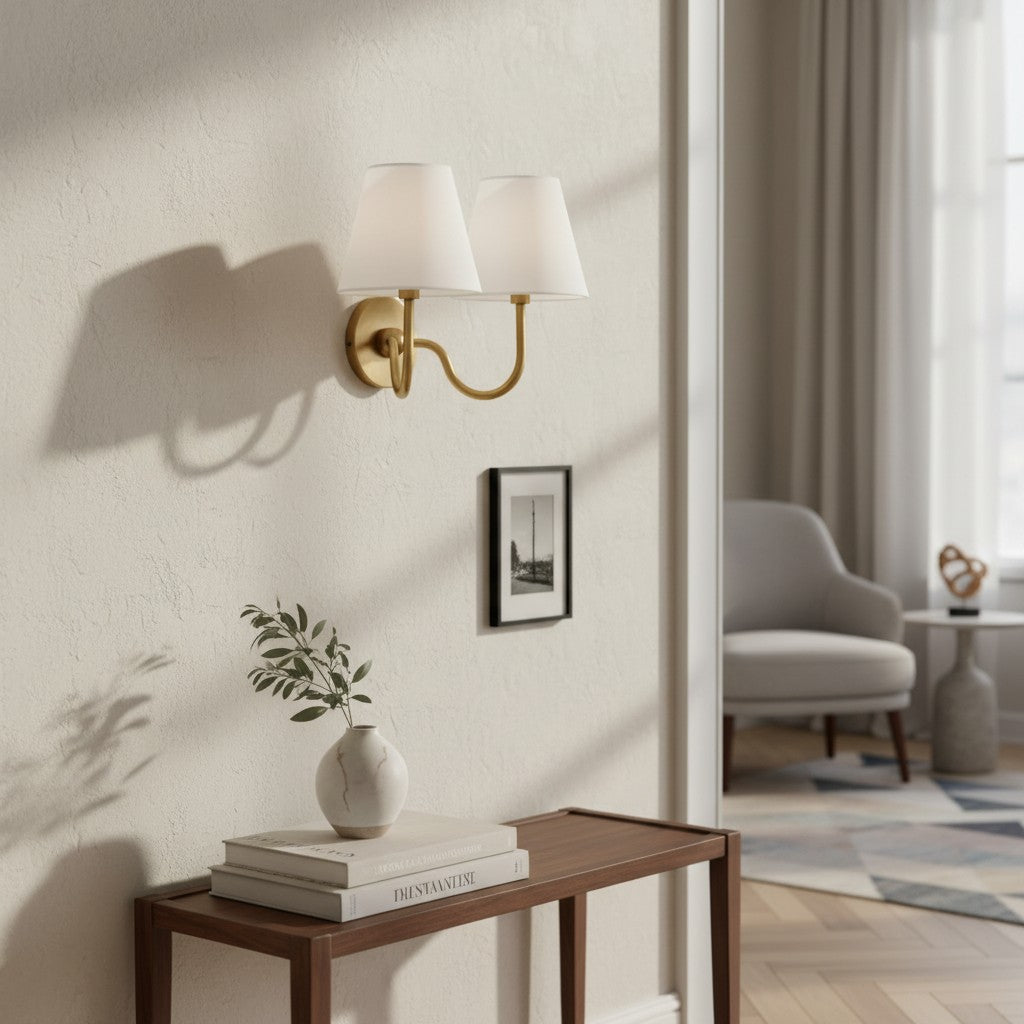 Applique murale élégante à abat-jour plissé en tissu – Éclairage classique et raffiné pour chambre et salon | Koossa